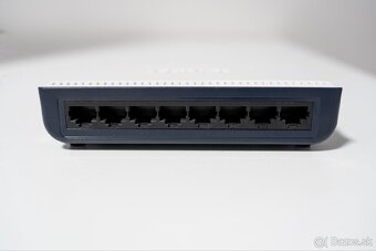 Predám Tenda switch 100M 8xRJ45 - 2