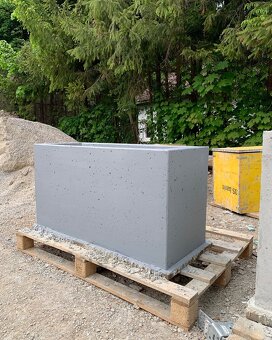 Betónový kvetináč - 2