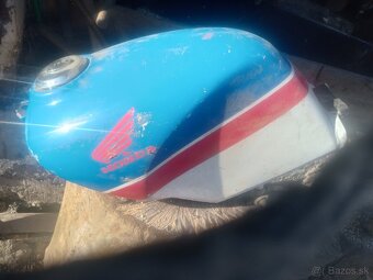 Nadrž Honda - 2