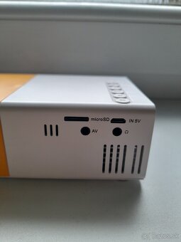 Predám projektor - 2