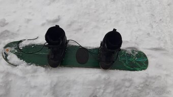 Predám snowboard aj s topánkami - 2