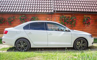 Volkswagen Jetta 1.6 TDI Comfortline - 2