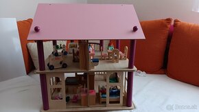 Drevený domček pre bábiky s nábytkom - 2