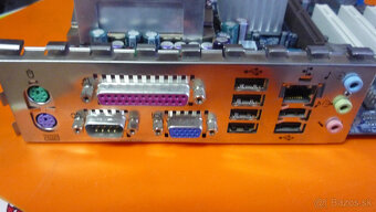 Predam Stare Zakladné dosky Pentium 4 Mzh 2.400 - 2