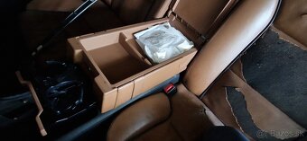 ZADNA Lakťová opierka AUDI A8L D3 - 2
