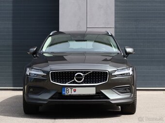 Volvo V60 Cross Country B4 4x4,kúp.v SR,1.majitel,od.DPH - 2