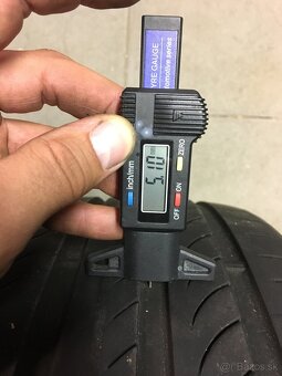 Pirelli 235/35 R19 letné - 2