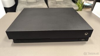 Xbox One X 1TB - 4K Gaming + HRY - 2