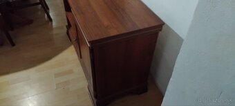 Komoda - 2
