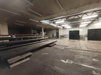 NA prenájom prevádzkové priestory 535m2,LEvice - 2