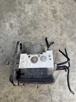 Jednotka ABS Passat B8 - 2