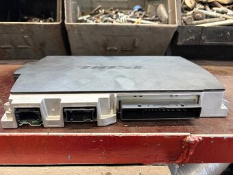 Audi c7 a6/a7 zosilovač bose - 2