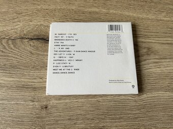 RED HOT CHILI PEPPERS: I'M WITH YOU - CD - 2