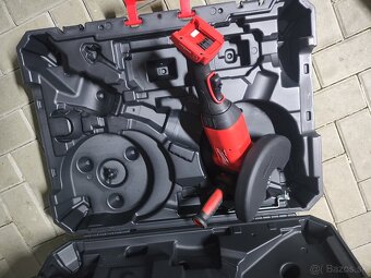 MILWAUKEE M18 FUEL™ ONE-KEY™ 230 mm veľká uhlová brúska - 2
