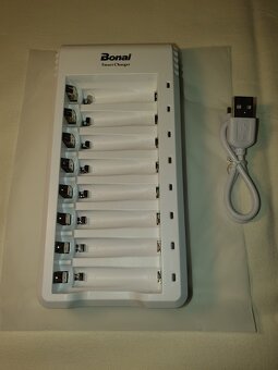 USB NABÍJAČKA Ni-MH AKUMULÁTOROV TYPU AAA / AA - 2