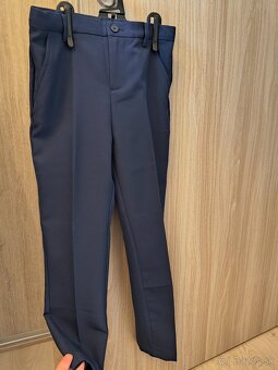 Elegantne tmavomodre nohavice H&M 140 ako nove - 2