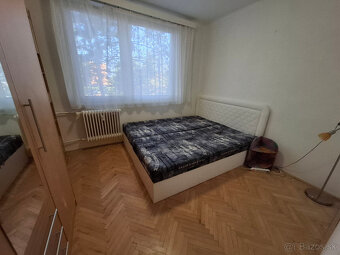 Na predaj 3 izbový byt s komorou 74 m2 v centre mesta Senica - 2