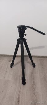 Predam profesionalny fluidny video stativ - 2
