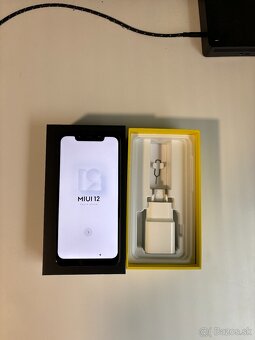 XIAOMI Pocophone F1 6GB/64GB black - 2