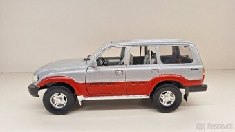 1:18 TOYOTA LAND CRUISER - 2