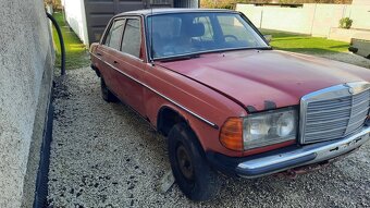 Mercedes w123 , piano - 2
