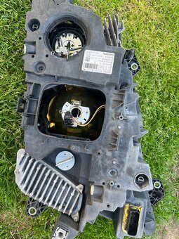 Svetlo Volvo FH4 2018 Halogen - 2
