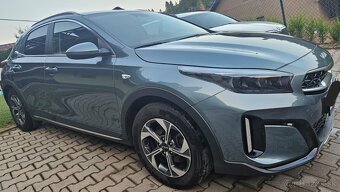 KIA XCEED 1,5 turbo benzin SILVER 3/2024 v záruke - 2