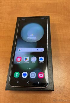 Samsung Galaxy Z Flip5 - 2