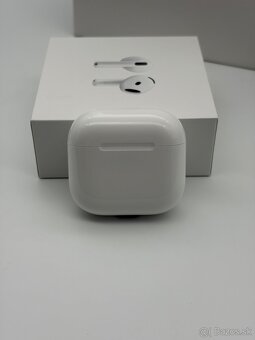 Apple AirPods (4. generácie) - 2