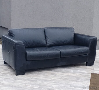 Pohovka čierna kožená. - 2