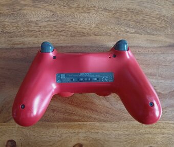 Predám originál Sony Playstation 4 Dualshock V2 - 2