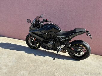 Suzuki GSX8R - 2