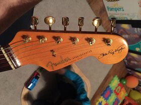 Fender Stratocaster - 2