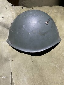 talianska helma M33 - 2