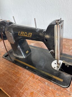 Šijací stroj LADA 121 - 2