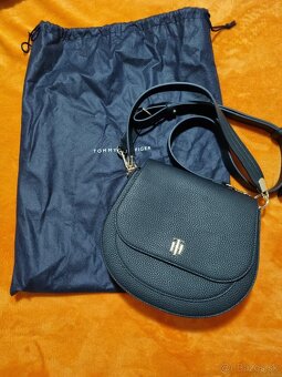 Minimálne nosená kabelka Tommy Hilfiger - 2