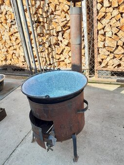 Predám plynovú kotlinu a kotlík na guľáš - 2