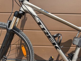 Predám horský bicykel Trek X-Caliber 8 + detská sedačka - 2