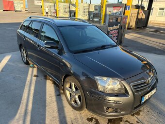 Toyota Avensis 2.2d - 2