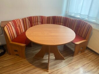 Rohový jedálenský set – stôl, lavica, 2 stoličky – 50 € - 2