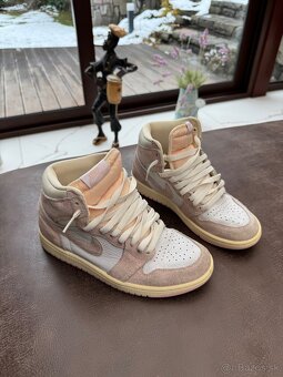 Dámske tenisky Nike Jordan 1 - 2