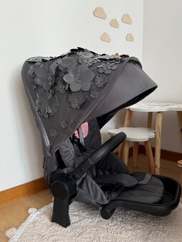 Poťah Cybex priam 4.0 simply flowers grey nový - 2