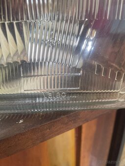 Predám ľavý predný reflektor Valeo originál na Ford Fiesta 2 - 2