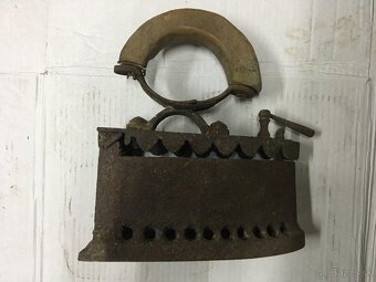 Liatinové žehličky - 2