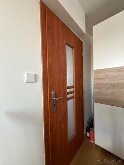 NA PREDAJ Dvere - 2