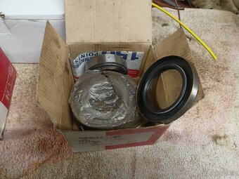 Predám ložiská zadných kolies L200 - 2