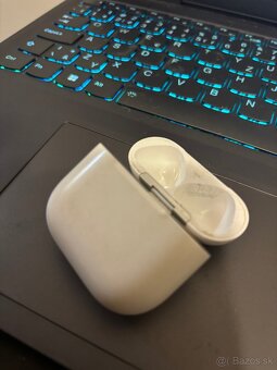Airpods 4 krabicka - 2
