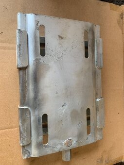 Upevnenie elektromotora - 2