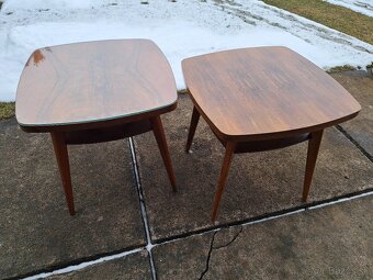 Staré stolíky a kreslo - 2