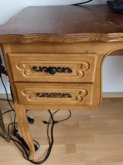 Starý drevený písací stôl - 2